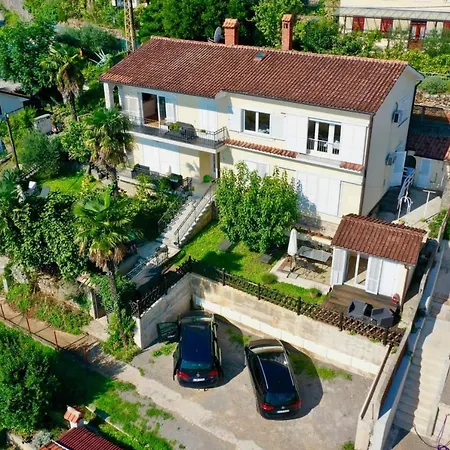 Apartment Kaki Nur 5 Minuten Uber Die Treppe Zum Strand, Mit Fantastischer Aussicht Und Freiem Parken