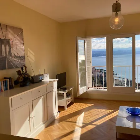 Apartment Kaki Nur 5 Minuten Uber Die Treppe Zum Strand, Mit Fantastischer Aussicht Und Freiem Parken Opatija