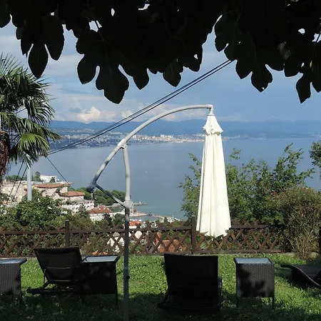 Kaki Nur 5 Minuten Uber Die Treppe Zum Strand, Mit Fantastischer Aussicht Und Freiem Parken Apartment Opatija