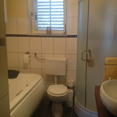 Apartment Kaki Nur 5 Minuten Uber Die Treppe Zum Strand, Mit Fantastischer Aussicht Und Freiem Parken *