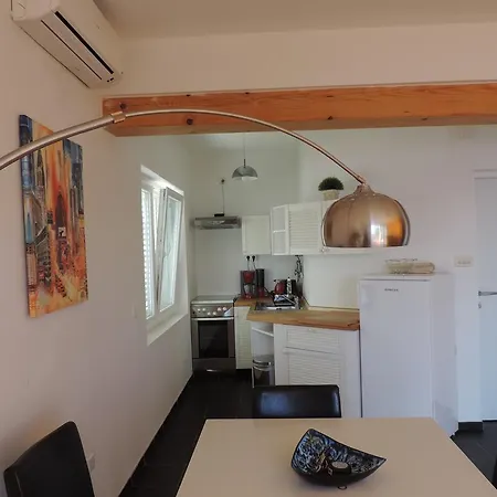 Apartment Kaki Nur 5 Minuten Uber Die Treppe Zum Strand, Mit Fantastischer Aussicht Und Freiem Parken *