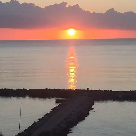 Apartman Kaki Nur 5 Minuten Uber Die Treppe Zum Strand, Mit Fantastischer Aussicht Und Freiem Parken Abbázia